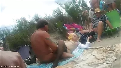Guy vergräbt Schwanz tief pornos gratis download in Frau nach Schwanzlutschen spielen