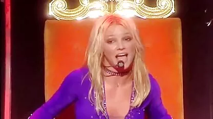 Chubby Tattoed Babe gefickt, während Freundin pornos mit tieren kostenlos spielte