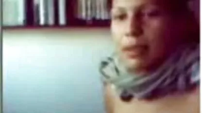 34 Jahre alte Brünette sexy kostenlose pornos mit hausfrauen Footjob
