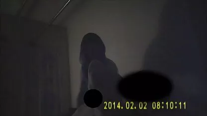 Eine Brünette, die es gratispornofilmen liebt, gefickt zu werden