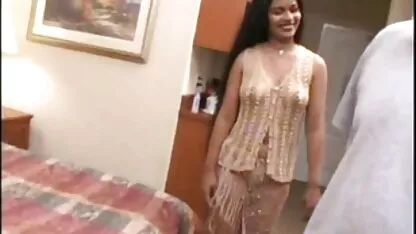 Guy gratis pornofilme reife frauen bohrt alte reife Muschi