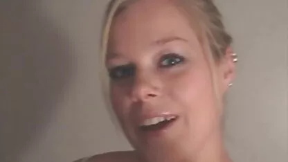 Spermatausch Schöne Mädchen bekommen alles gratis porno im kino Sperma, was sie aushalten können