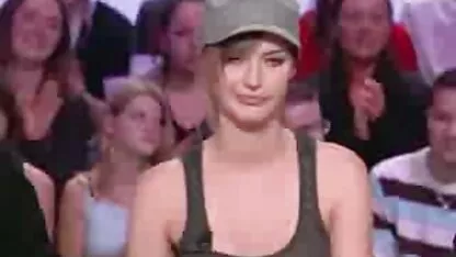 Asiatische Frau spielt kostenlos und ohne anmeldung pornos schauen hämmernden weißen Ehemann
