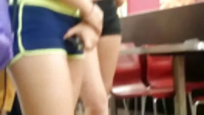Mit Handschellen gefesselte MILF lutscht einen deutsche prnos kostenlos Schwanz der Polizei