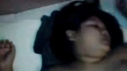 kitty kostenlose deutschsprachige pornos Das haarige tschechische Pussy-Mädchen wird cremig