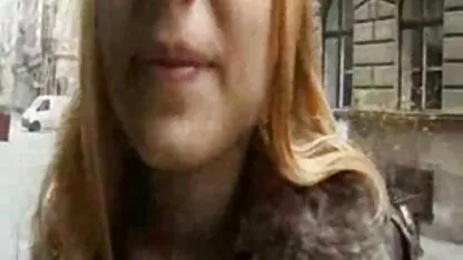 Britische BBW Meow trägt ein glänzendes schwarzes sexfilme mit handlung kostenlos PVC-Outfit.
