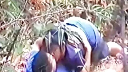 Ihr erlaubte kostenlose erotikfilme Freund spielt mit ihrer Muschi und ihrem Arschloch